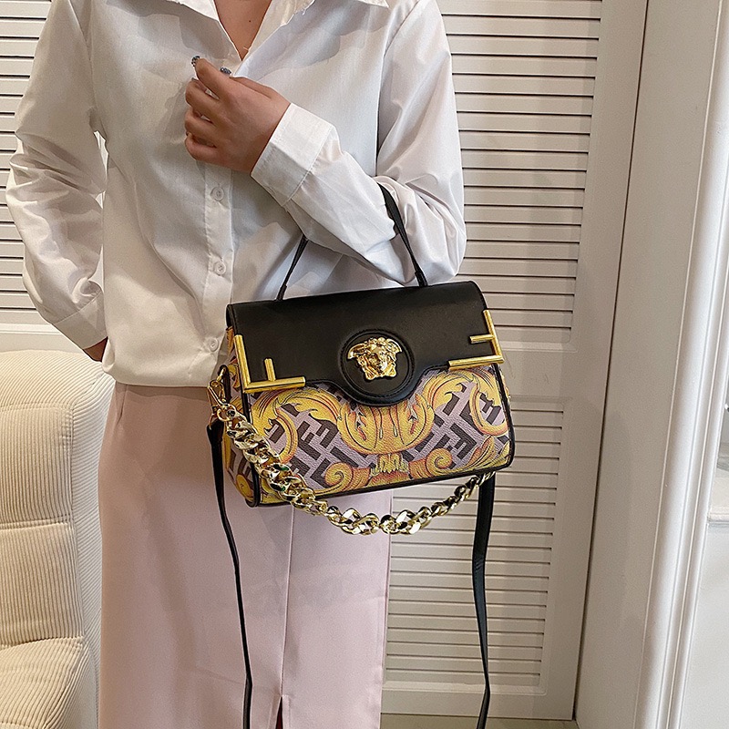 Designer bag tote bag 2025 new classic and fashionable travel leather texture large capacity handbag with multi-color series Macron available for sele