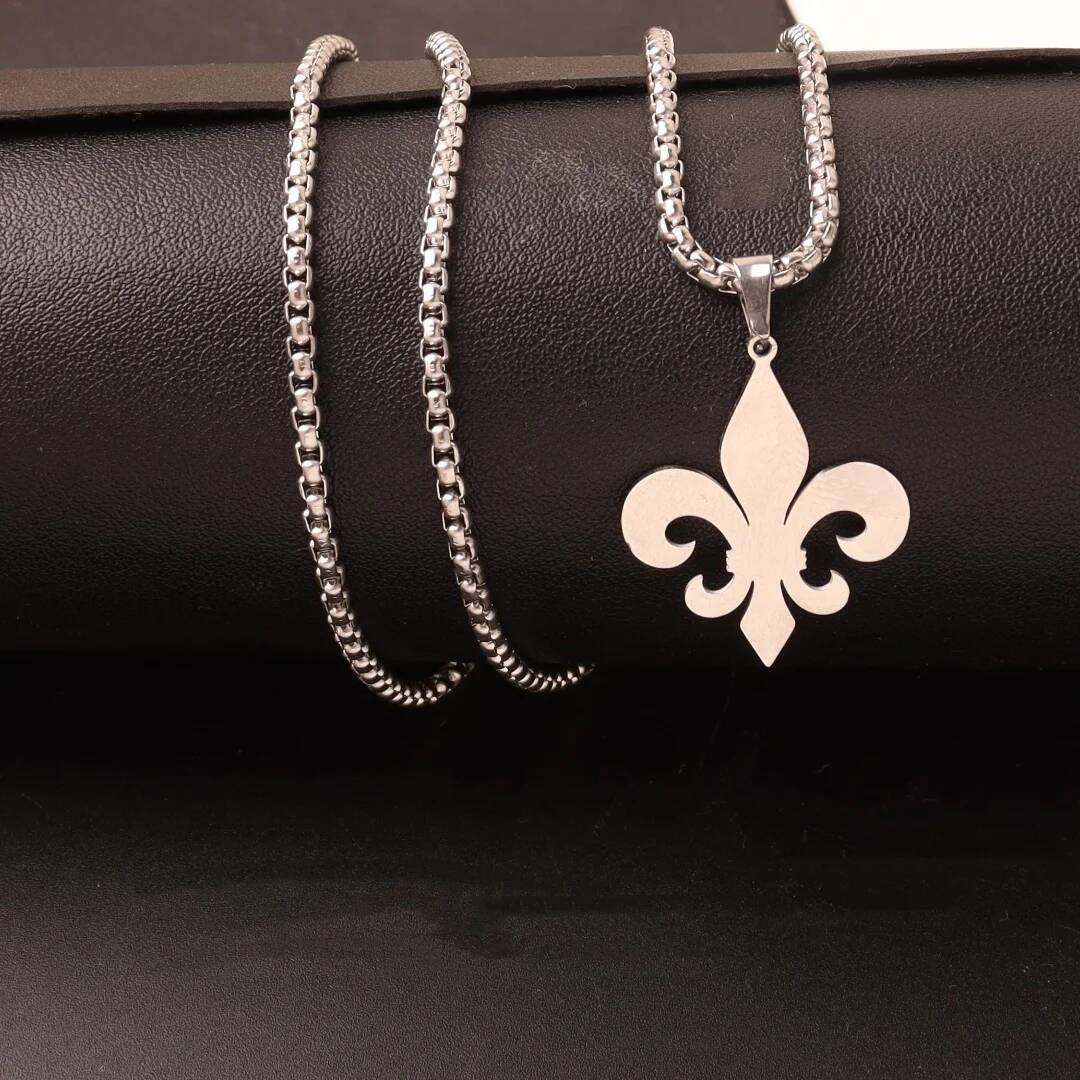 Stainless Steel Fleur De Lis Pendant Flower Lily Saint Nicholas Lotus Catholic French Royalty Necklace Women Jewelry