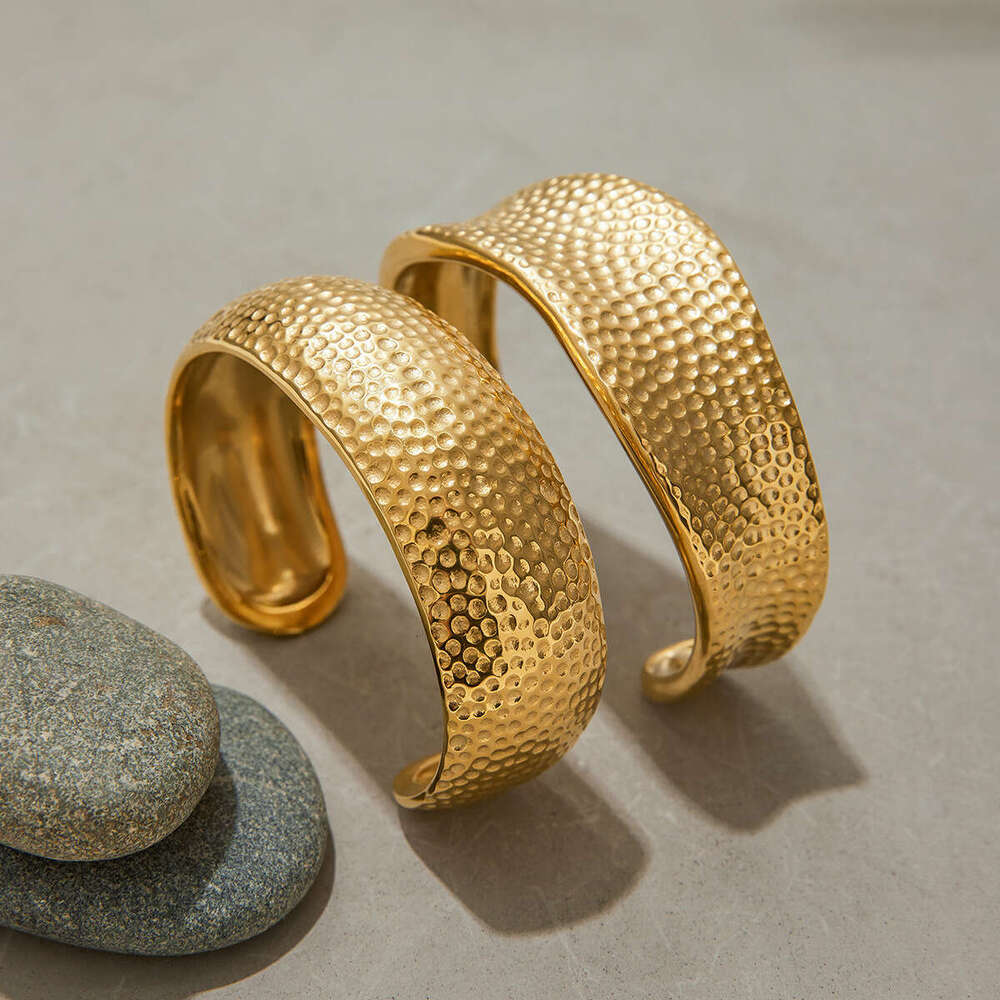 Designer Stainless Hammered Jewelry Wide Non-Fad Jewelry Light High-End Bracelet Titanium Steel Hand Accessories