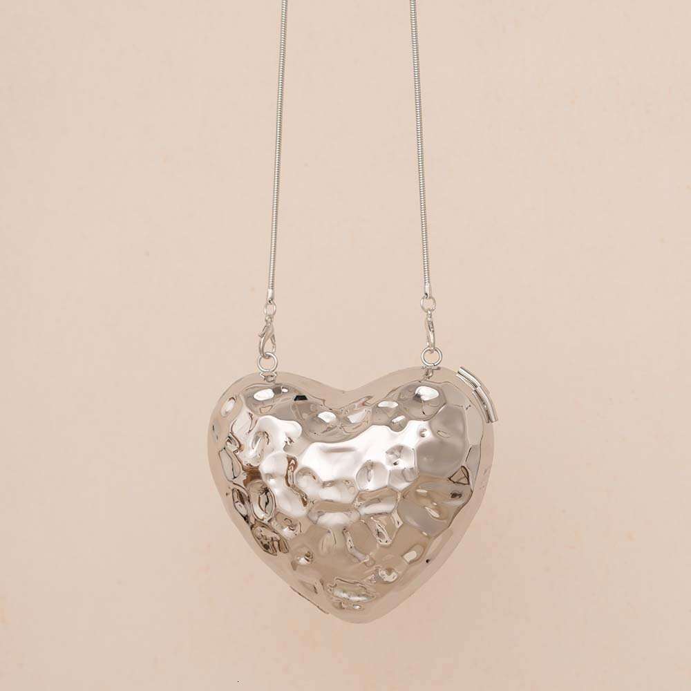 2024 Women's New Single Shoulder Crossbody Irregular Shell Iron Box Heart Fashion Evening Clutch Bag