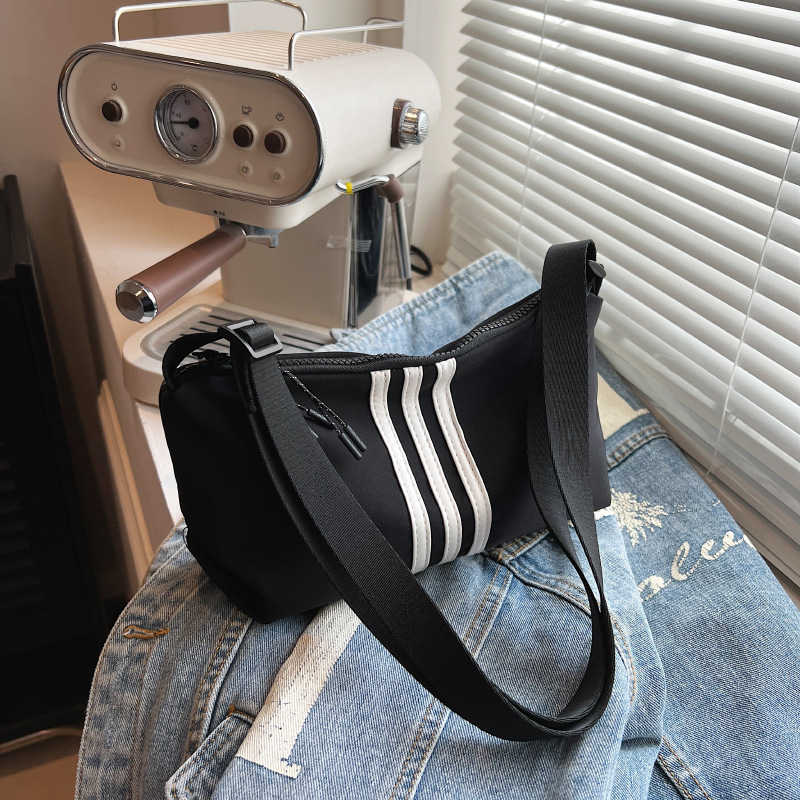 Autumn New Trendy Sports Style Women's Small Square Bag Spicy Girl Cool Style Niche Texture Women's Crossbody Bag Autumn New Designer Bag Wo