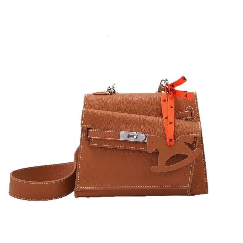 2025 Spring Fashion New Commuter Versatile Niche Design Handbag with Elevated Feel Single Shoulder Crossbody Small Square Bag