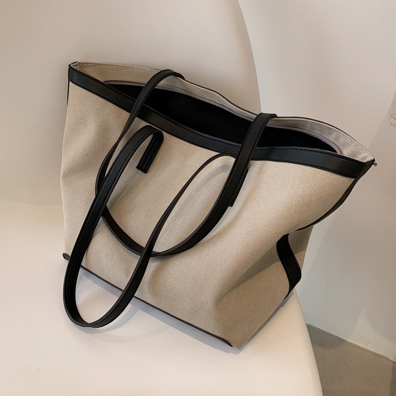 Chic & Practical: Women's Canvas Tote Bag Featuring Minimalist Texture for Everyday Use