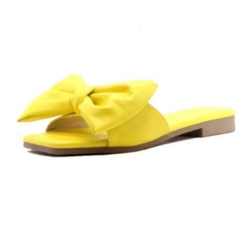 Summer Collection: Elegant Single-Tone Flat Bows - Spacious Design for Ease of Wear