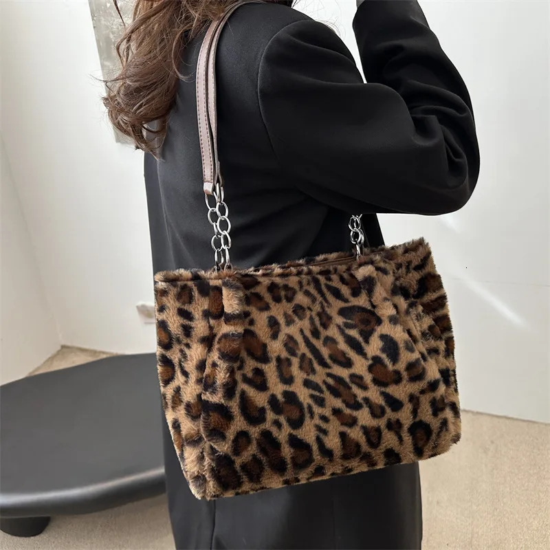 Leopard Print Fur Bags Women Fashion Portable Faux Handbags Winter Soft Warm Bag Girls Fluffy Large Capacity Tote Purse 250811
