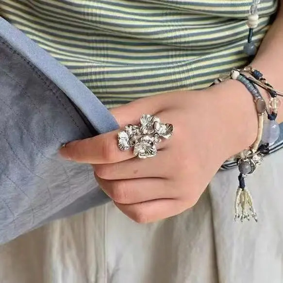 2025 Style Flowing Long Ring with Flowers - 3D Flowers - Adjustable - Personalized Ring Decoration for Women 250805