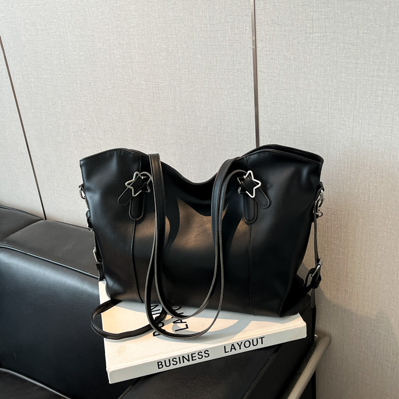 2025 Autumn women s New Women s bag Shoulder Bag Autumn Women s Large Capacity Bag Simple Soft Leather Commuter Handheld Underarm Bag Autumn New Desig