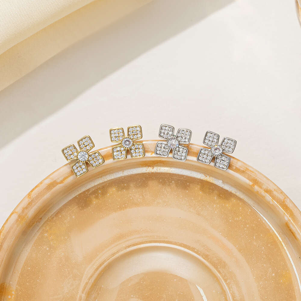 Dcollections Natural Shell Zircon Pearl Summer High-end Copper Gold-plated Thickened Electroplated Earrings Fashion Versatile Ear Jewelry