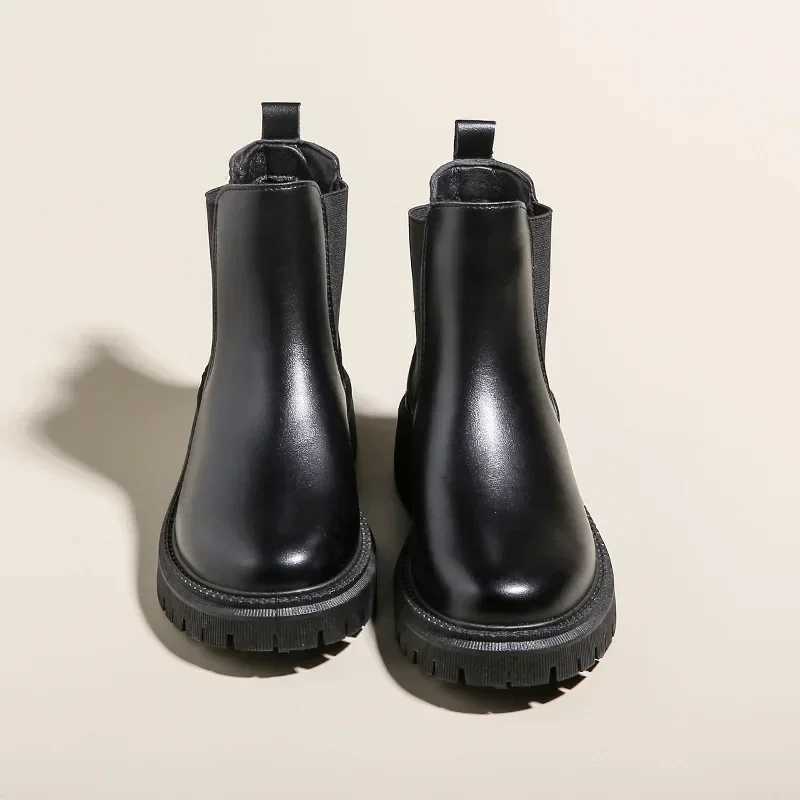 2024 Womens Chelsea Boots Black Mid Ankle Flat Platform Lady Shoes Female All Match Classic Concise Fashion Round Toe Shoes W250811