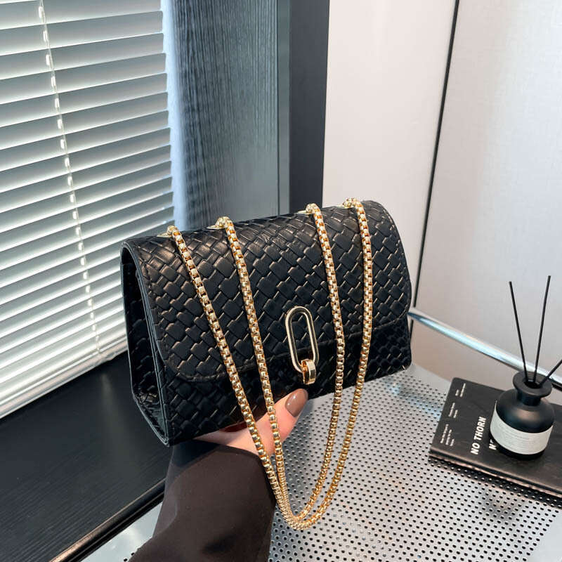 High-Value Commuting for Women 2025 Spring New Designer Fashion Chain Small Square Solid Color Simple Women's Bag