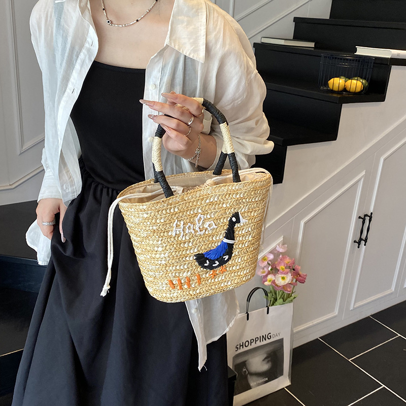 Summer Beach Vacation Straw Woven for Women 2025 New Large Capacity Tote Basket Bucket Bag ddmymoon