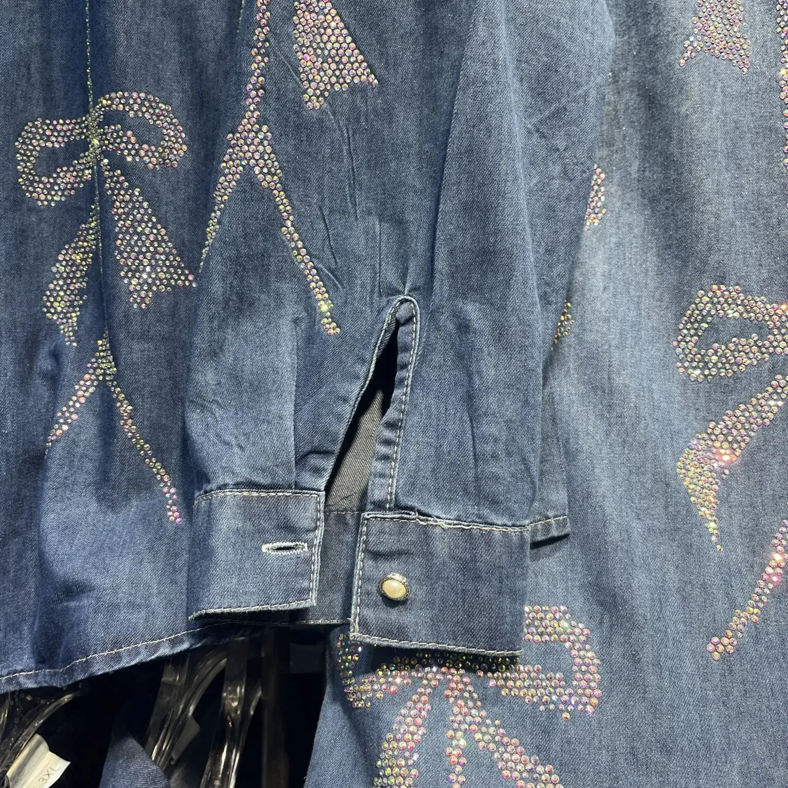 Spring 2025 Fashion Butterfly Knot Rhinestone Denim Shirt Wide Leg Jeans Two Piece Set Slimming Effect Stylish Casual Wear 250811