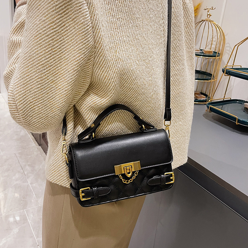2025 Autumn New Women s Shoulder bag Bag Fashionable Quilted Handbag Niche Design Lock Buckle Women s Crossbody women s Bag Retro Light Luxury Autumn 