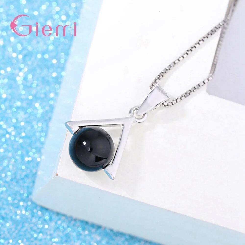 Sterling Sier Pendant Necklace Decoration Classic Style Triangle Shape Best Gift For Women Party Wholesale