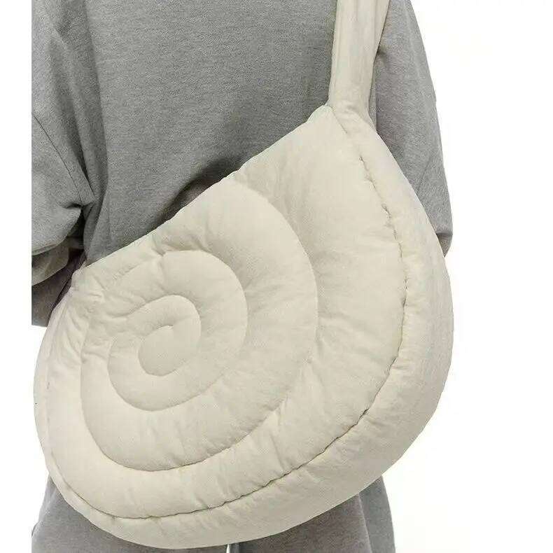 New fashion "Puff Snail" foamed texture cotton-filled cloud shoulder bag for autumn and winter with a crossbody strapdesigner bag