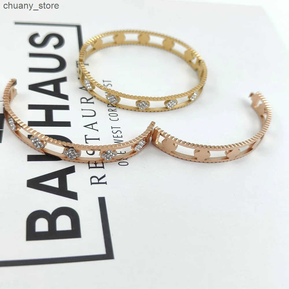 925L Ladies Natural Crystal Four-Leaf Clover Zircon 18K Gold-Plated Jewelry Friend Gift L250811