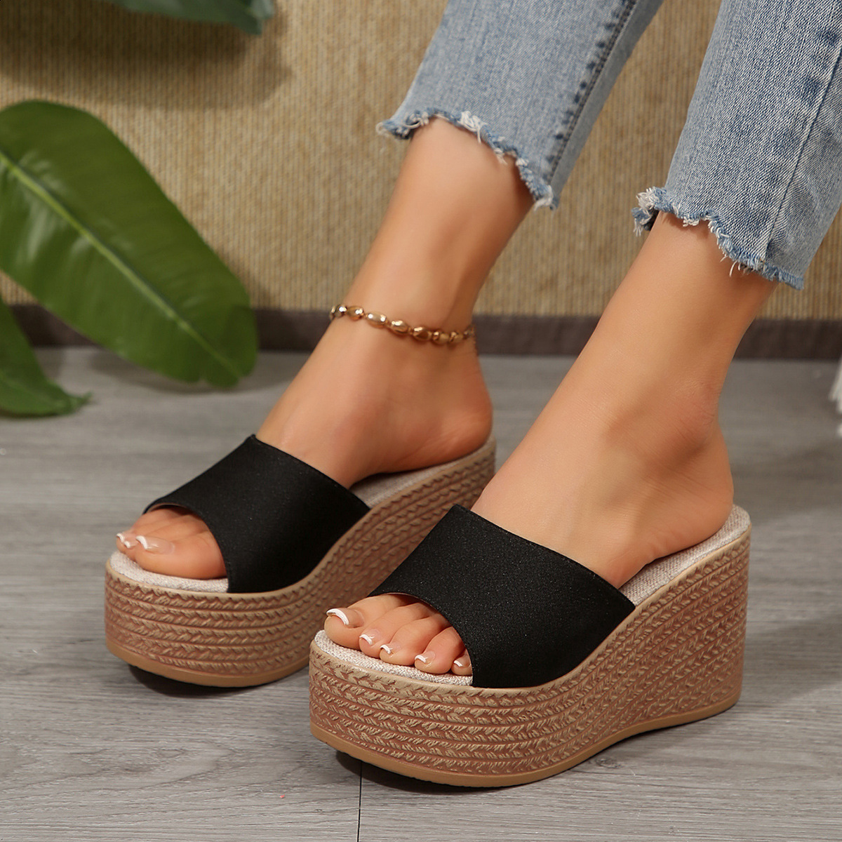 2025 Summer Thick-Soled Slippers for Women Waterproof Platform Thick-Soled Outdoor Slippers One-Strap Slippers 250605