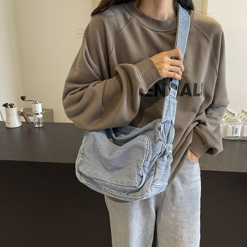 Large Capacity Denim Tote New Trendy Casual Commuting Versatile Shoulder Crossbody Bag