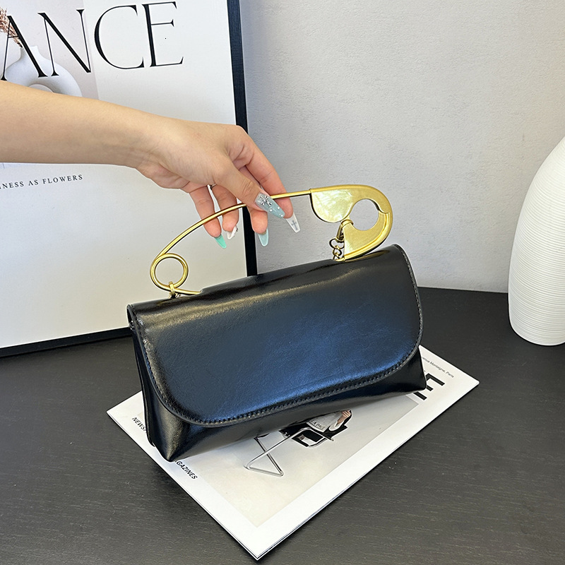 Autumn New Simple And Fashionable Women's Shoulder Bag New Simple And Casual Fashionable Small Square Bag Retro And Niche Women's Crossbody 