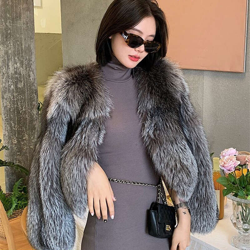 Winter new imitation fox fur grass coat, women's short style, fashionable silver fox short fur coat