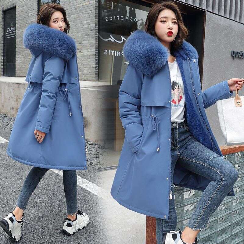 Women's coat, medium to long, with a large leather collar and a V-shaped down cotton jacket