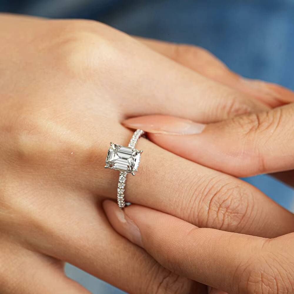 Hot Selling Fine Jewelry Trendy S925 Sterling Silver White Gold Plated 3Carat Emerald Cut Real Moissanite Wedding Ring for Women