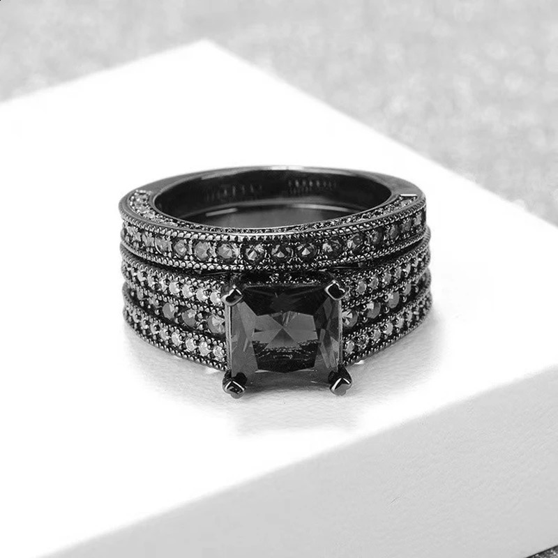 Fashion Couple Jewelry Lovers Rings Black Zircon Engagement Ring Set Mens Stainless Steel Wedding Band Anniversary Gift 250805