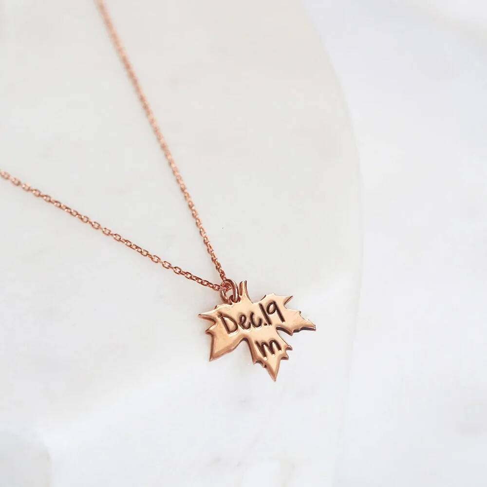 Personalized Carving Name Maple Leaf Necklace For Women Stainless Steel Sycamore Leaves Pendant Minimalist Elegant Jewelry Gift