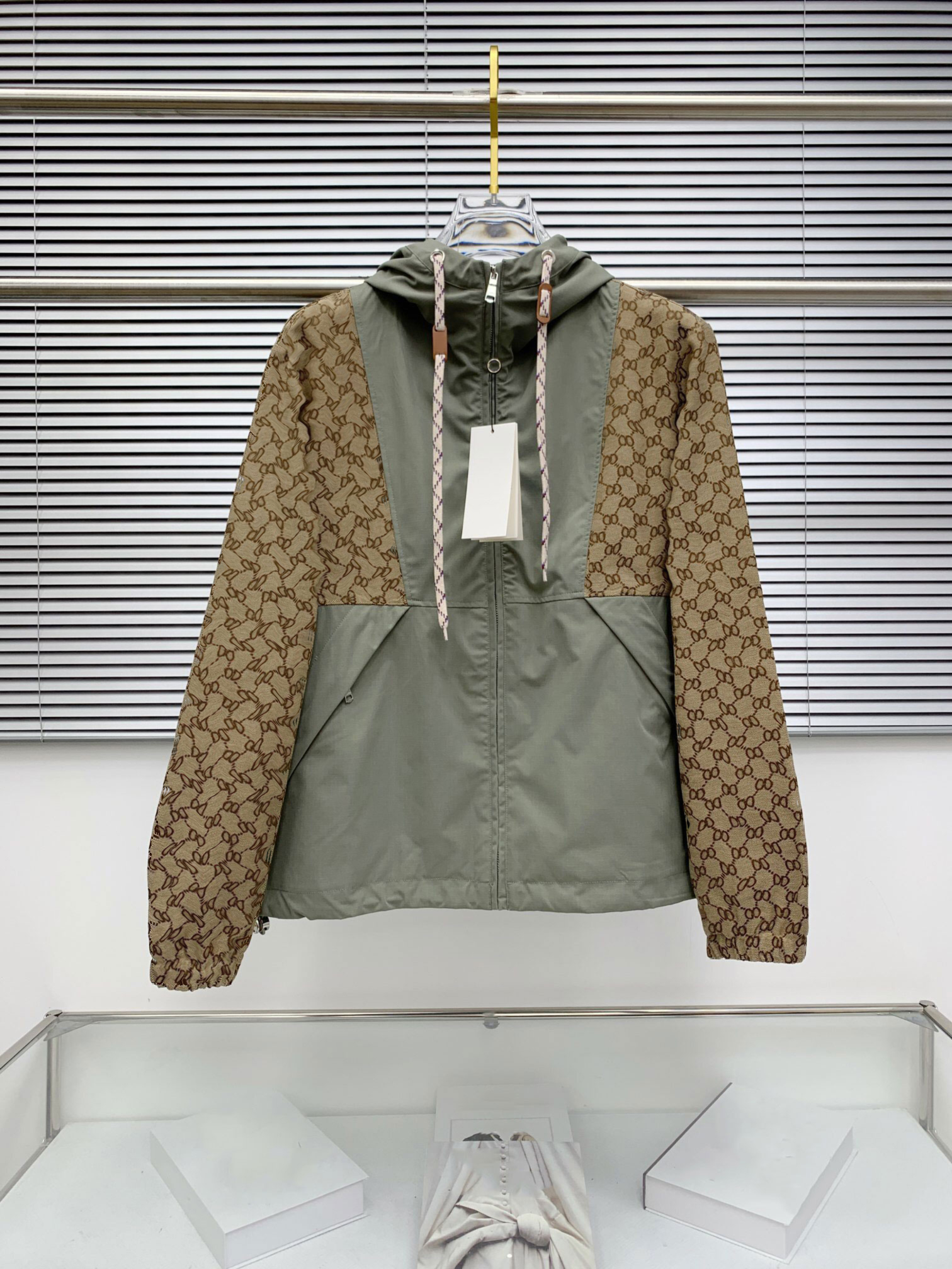 Fashion Jacket Designer Men's and Women's Jackets Men's High Quality Jacket Splicing Zipper Letter Thin Coat Casual Stylist Men's Shirt Short Coat Windbreaker