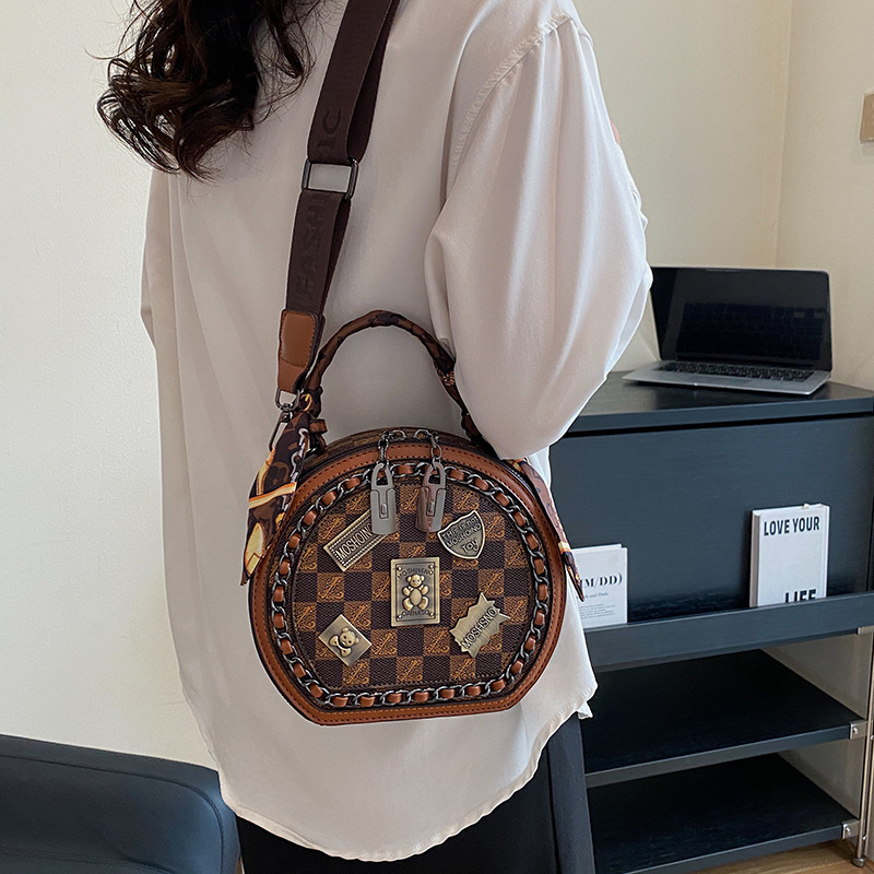 free shipping designer bags Luxury Bags Fashionable metal patch Bear metal brand small round bag with exquisite patterns