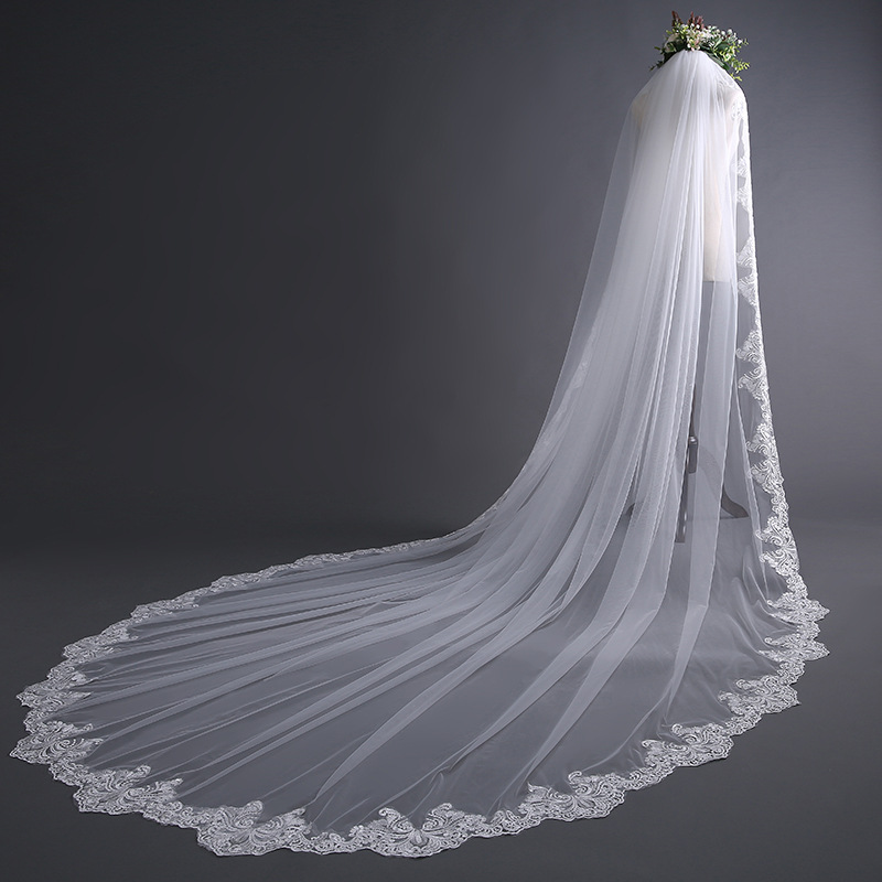Simple One Layer Bridal Veils Lace Appliques Edge Veils Long Cathedral Length Wedding Veils Marriage Accessories