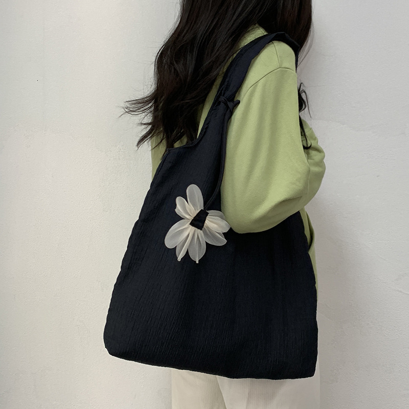 Ladies' Shoulder Bag 2025 New Designer Style Large Capacity Bag with Folded Fabric