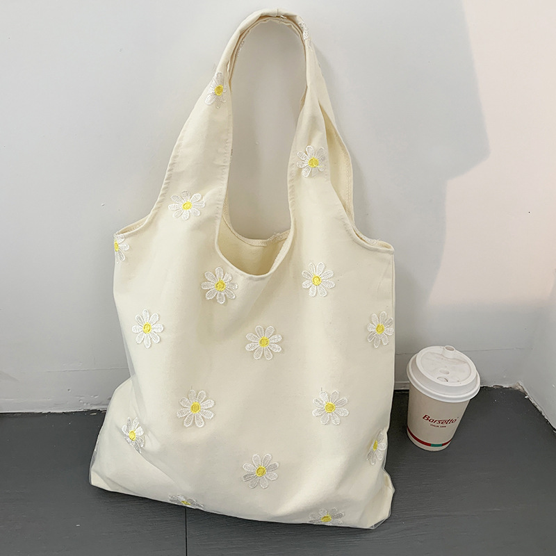 Autumn new embroidered black butterfly canvas bag lace casual travel women's shoulder bag niche design capacity women's crossbody bag Autumn