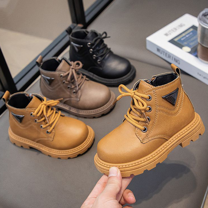 2025 Autumn New Toddler Short Boots for Kids Handsome Triangular Metal Decos Boys Motorcycle Boots Casual Leather Shoes Sizes 21 - 32