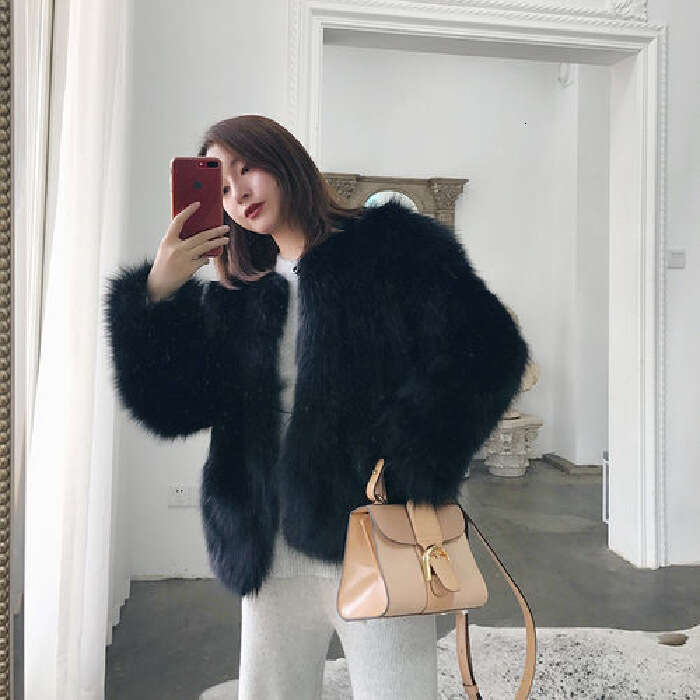Women's short round neck seven quarter sleeve slim fit mink fur coat