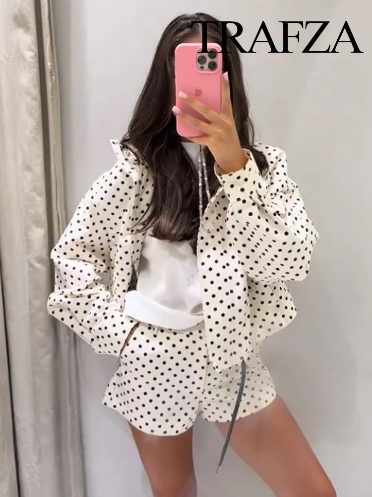 TRAFZA Woman Autumn Long Sleeves Turtleneck Zipper With Pockets Drawstring Casual Coats Women Fashion Polka Dot Printed Jacket 250809