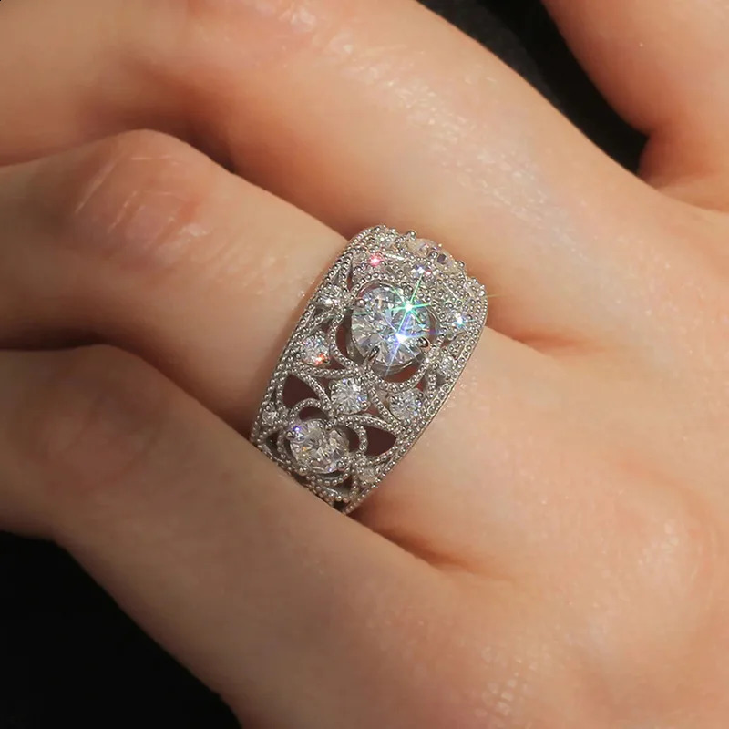 Vintage Female Ring 925 Sterling Silver Sparkling Crystal Rings for Women Full with Zircon Hollow Out ed Wedding Jewelry 250807