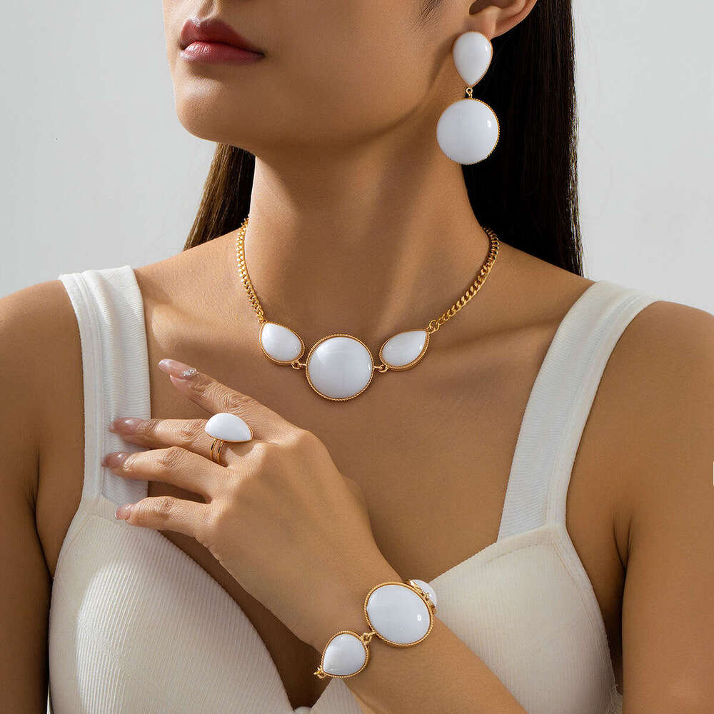 A of Fashionable Elegant Geometric Water Drop Round Inlaid Necklace Earrings Bracelet Ring Women's Jewelry Set