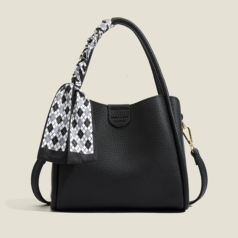 This Year's Trendy Vegetable Basket Handbag for Women 2025 New Soft Leather Bucket Commuter Shoulder Crossbody Bag ddmymoon