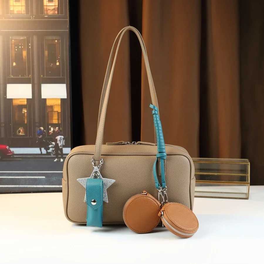 Change Bag Pendant Lipstick Bag Pendant Fashion Temperament Boston Large Capacity Womens Handbag Simple Atmosphere Messenger Z250811