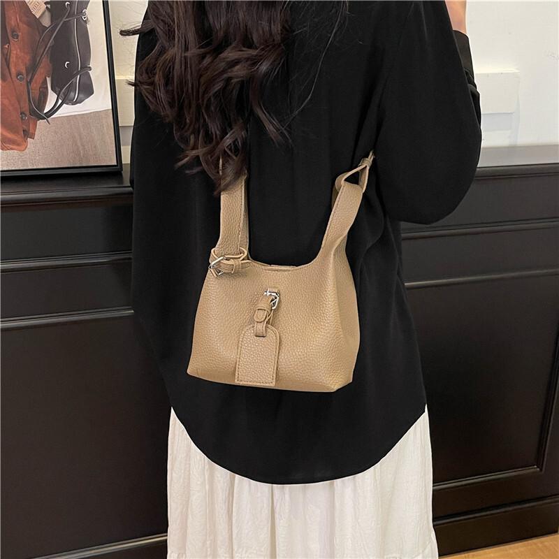 Autumn New Women's Vegetable Basket Bag Outdoor Small Handbag Retro Commuting Women's Crossbody Bag Autumn New Designer Bag Women's Sho