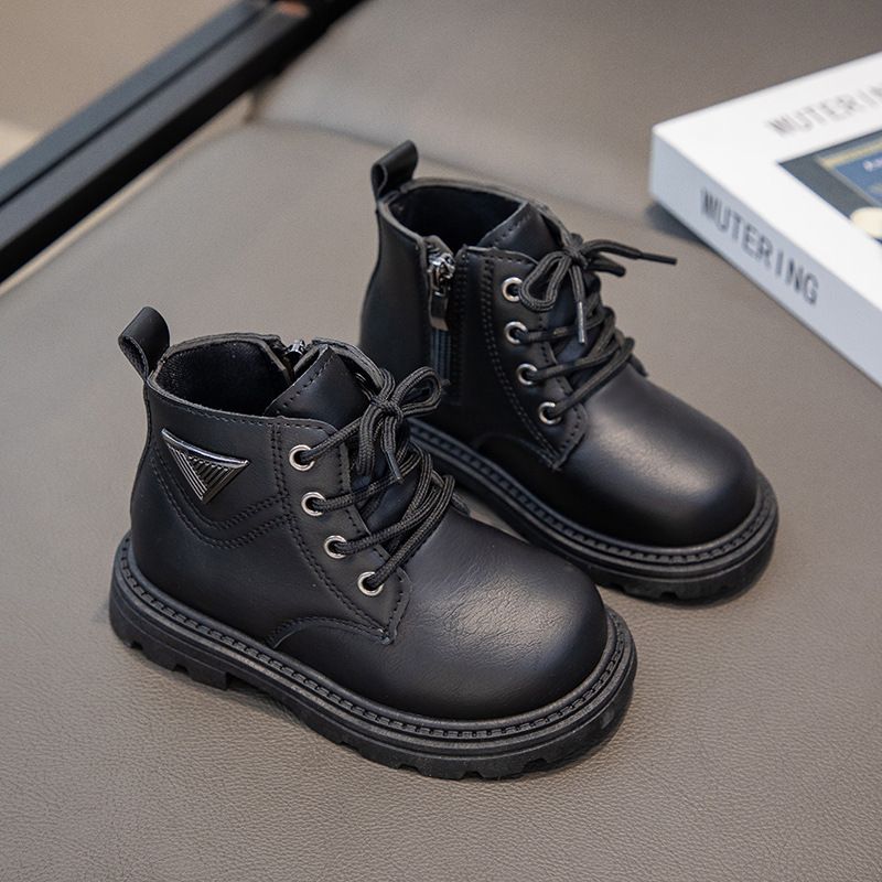 2025 Autumn New Toddler Short Boots for Kids Handsome Triangular Metal Decos Boys Motorcycle Boots Casual Leather Shoes Sizes 21 - 32