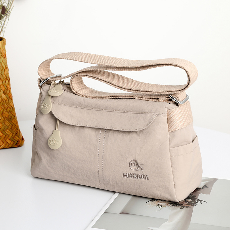 Waterproof Ultra-Light Nylon for Women 2025 New Simple Outdoor Casual Multi-Layer Single Shoulder Crossbody Bag Trendy ddmymoon