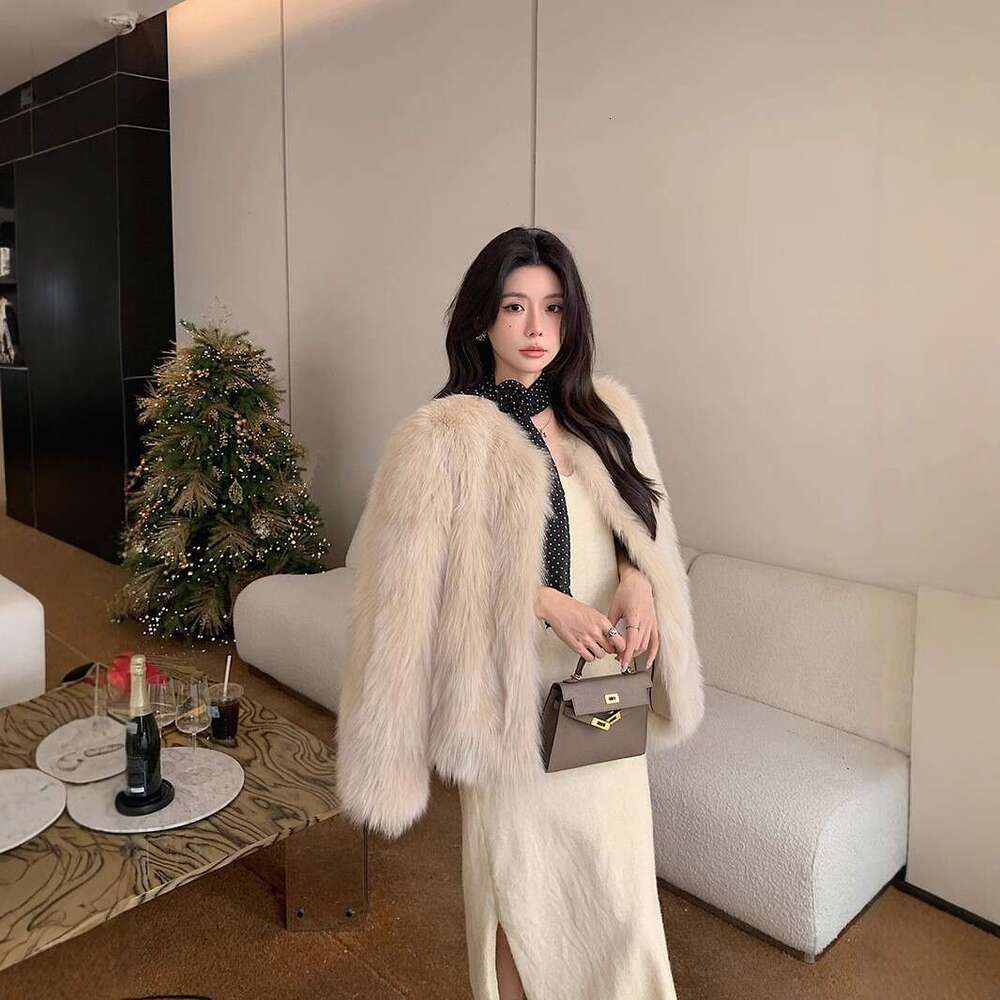 Winter new artificial fox women's slim fit short belly fur coat with youthful style