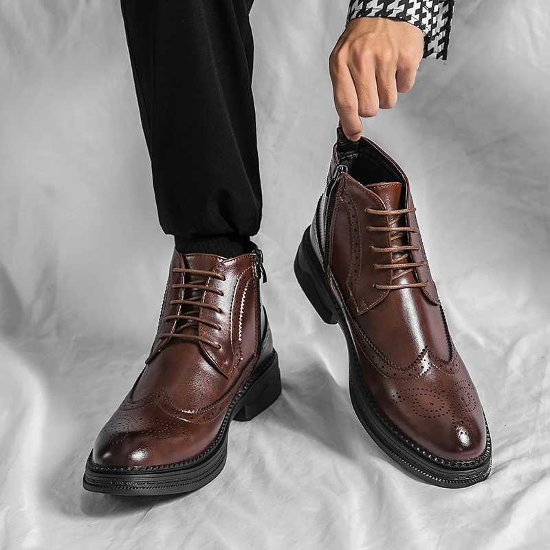Men Block Heel Lace-up And Side Zipper Design Brogue Combat Boots W250811