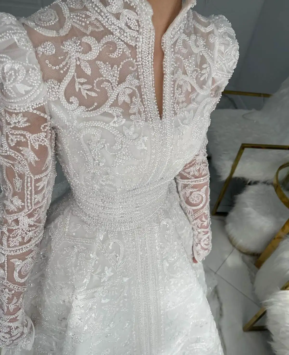 Luxury Pearl Wedding Dresses Sequins Beading High Neck Bridal Gowns Muslim Long Sleeve Customized A Line Dress Vestido de novia Plus Size Customized