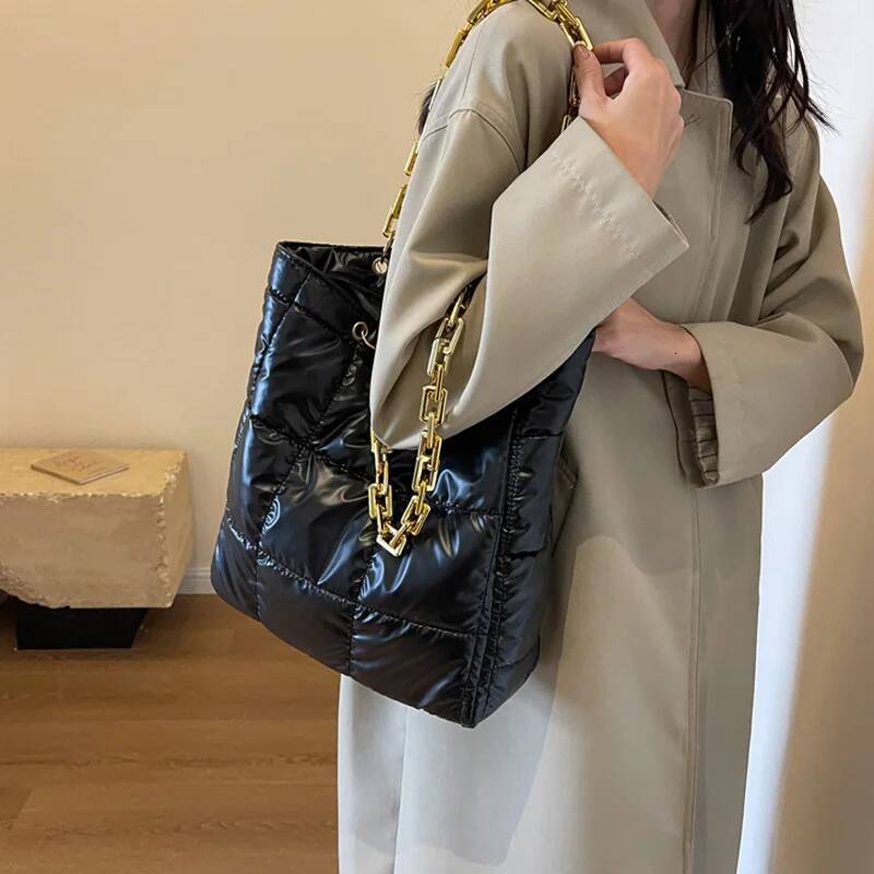 Autumn New Solid Color Fashionable Women's Shoulder Bag Acrylic Chain Casual Handbag Plaid Down Cotton Women's Handbag Niche Autumn New Desi
