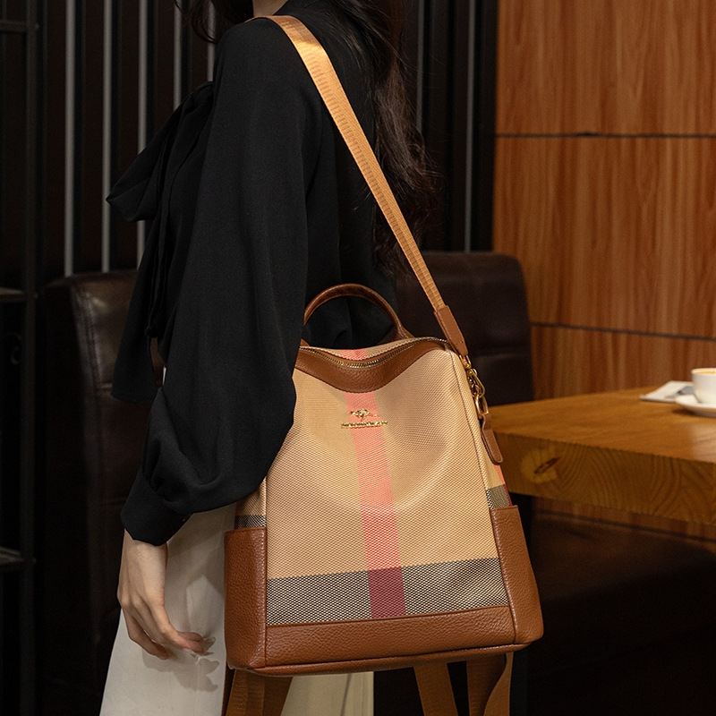 2025 New Style Duffel Bag for Women - Simple and Stylish, Versatile, Large Capacity Outdoor Backpack, High-Quality Travel Single Shoulder Bag free shi