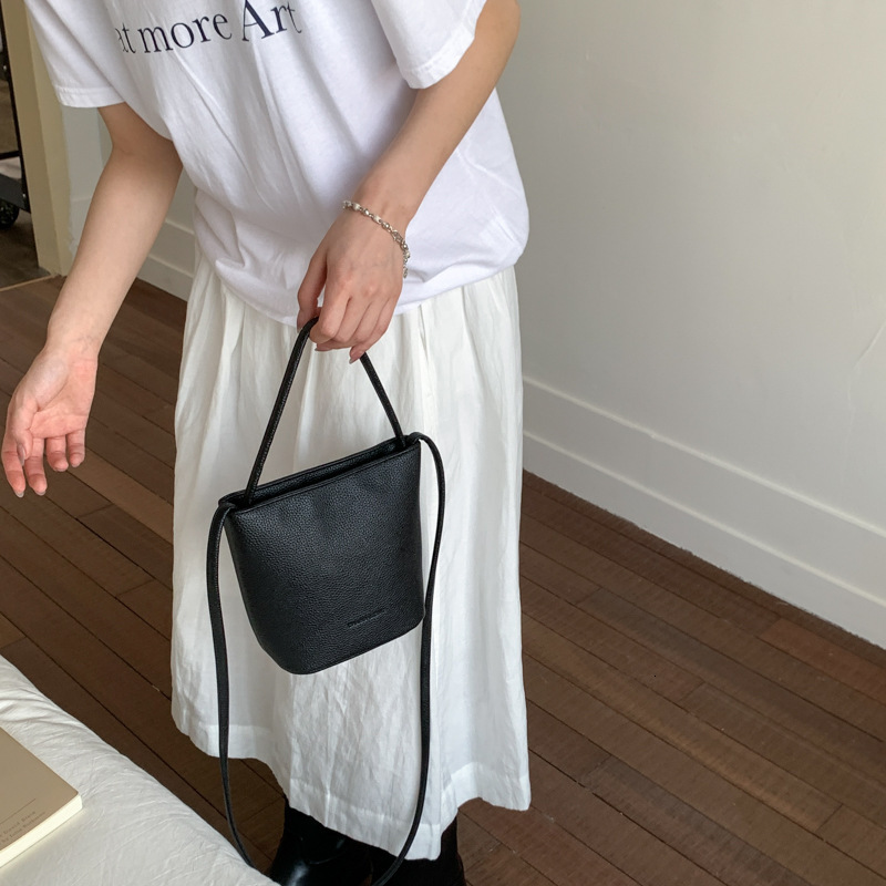 Fashion Red for Women, Single Shoulder 2025 New Simple Lychee Pattern Bucket Bag, Versatile Crossbody Bag ddmymoon
