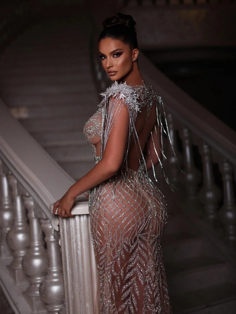 Illusion Backless Evening Dresses Customized Sexy Sequined Appliques Prom Dress Sleeveless Sweep Train Tassels Party Gown
